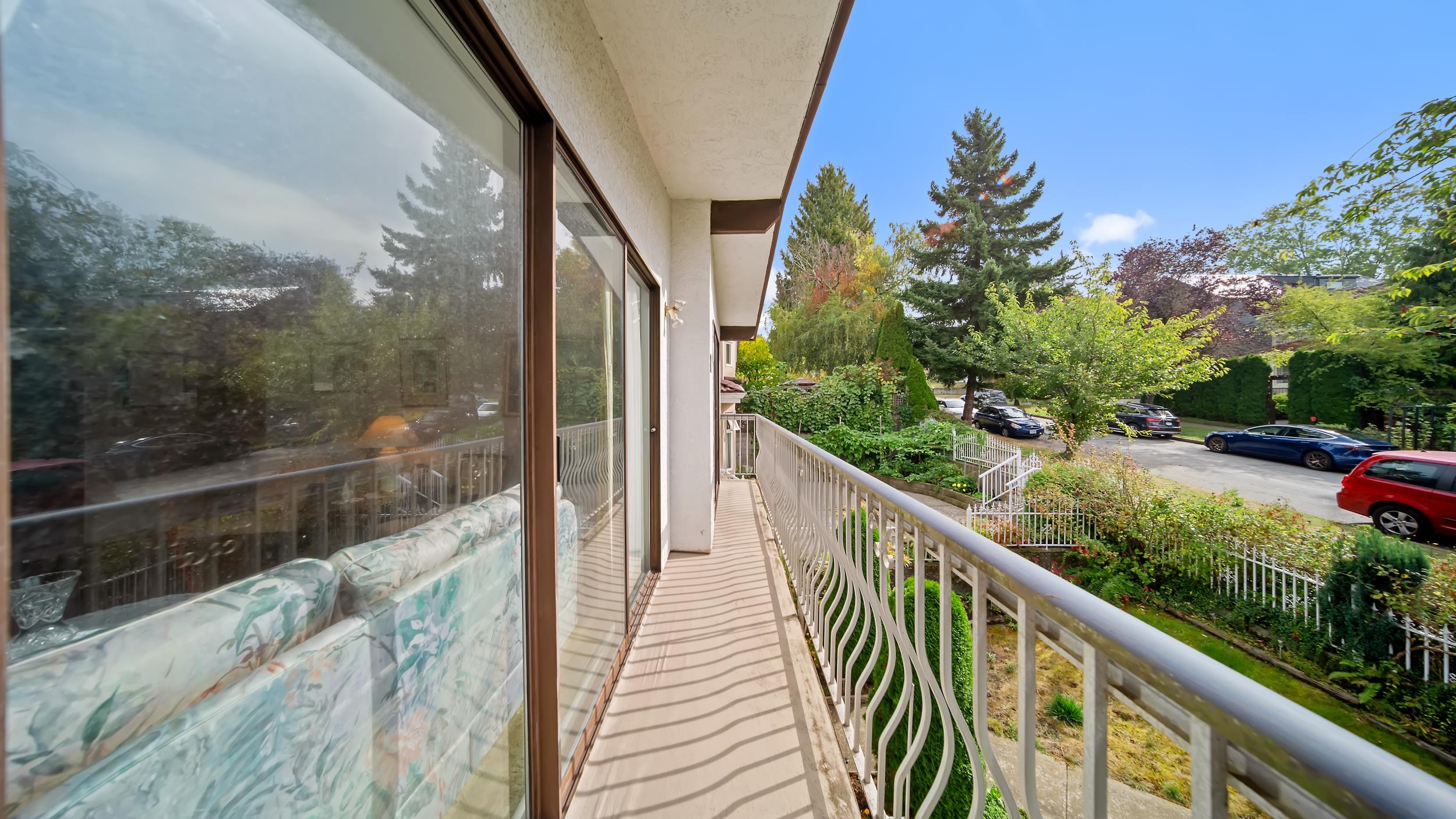 271 E 38TH AVENUE