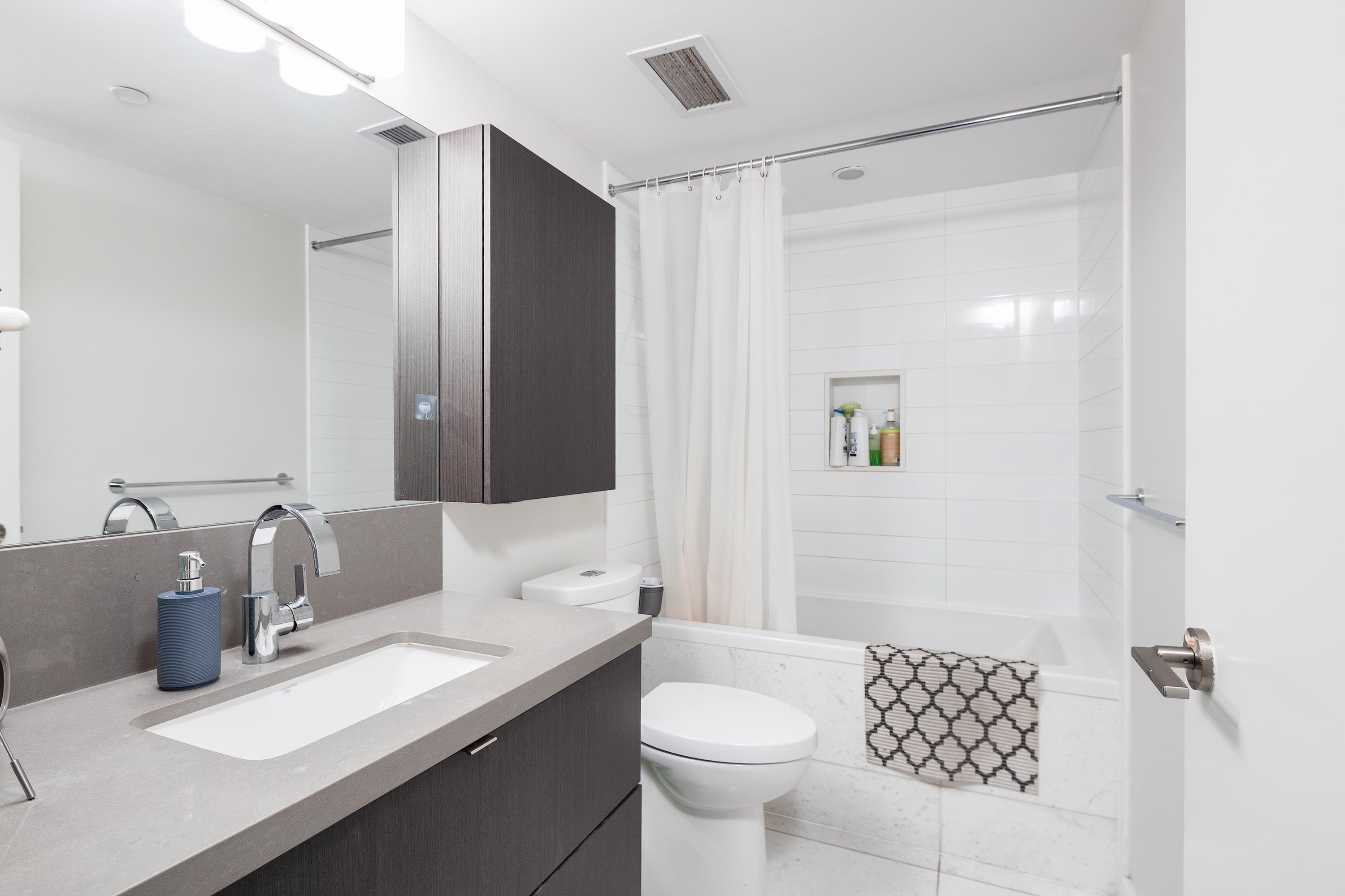 402 8238 LORD STREET Unit: 402