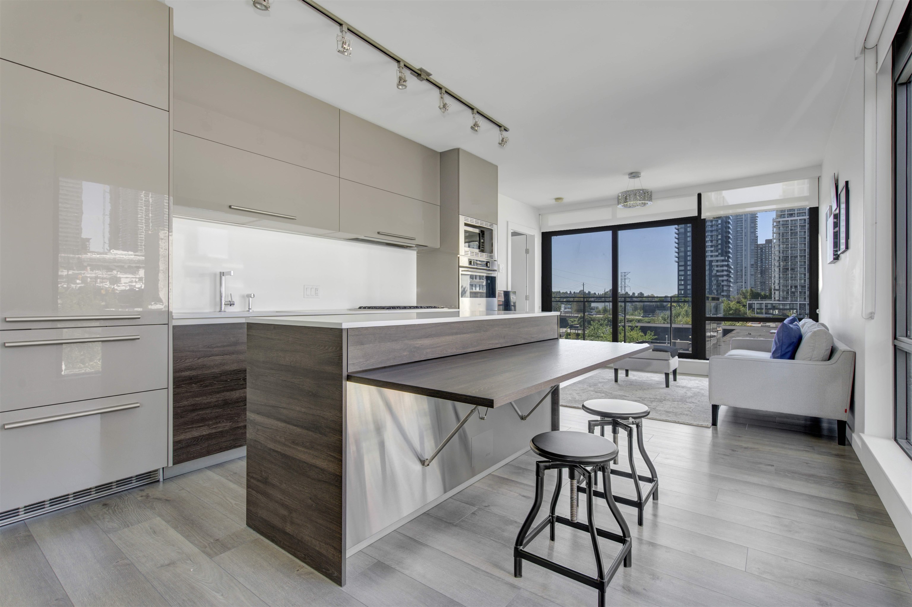 608 2378 ALPHA AVENUE Unit: 608