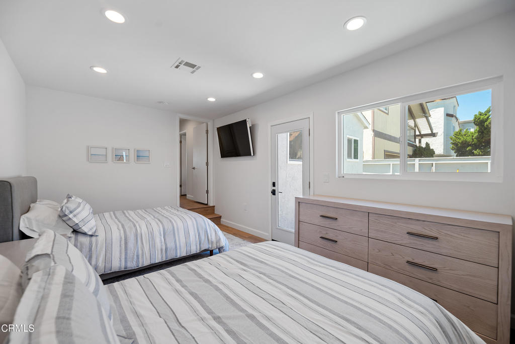 3725 Ocean Drive