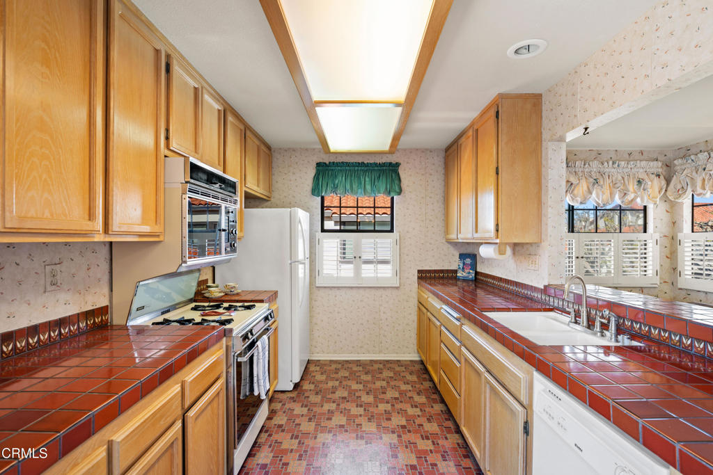 1950 San Tropez Circle