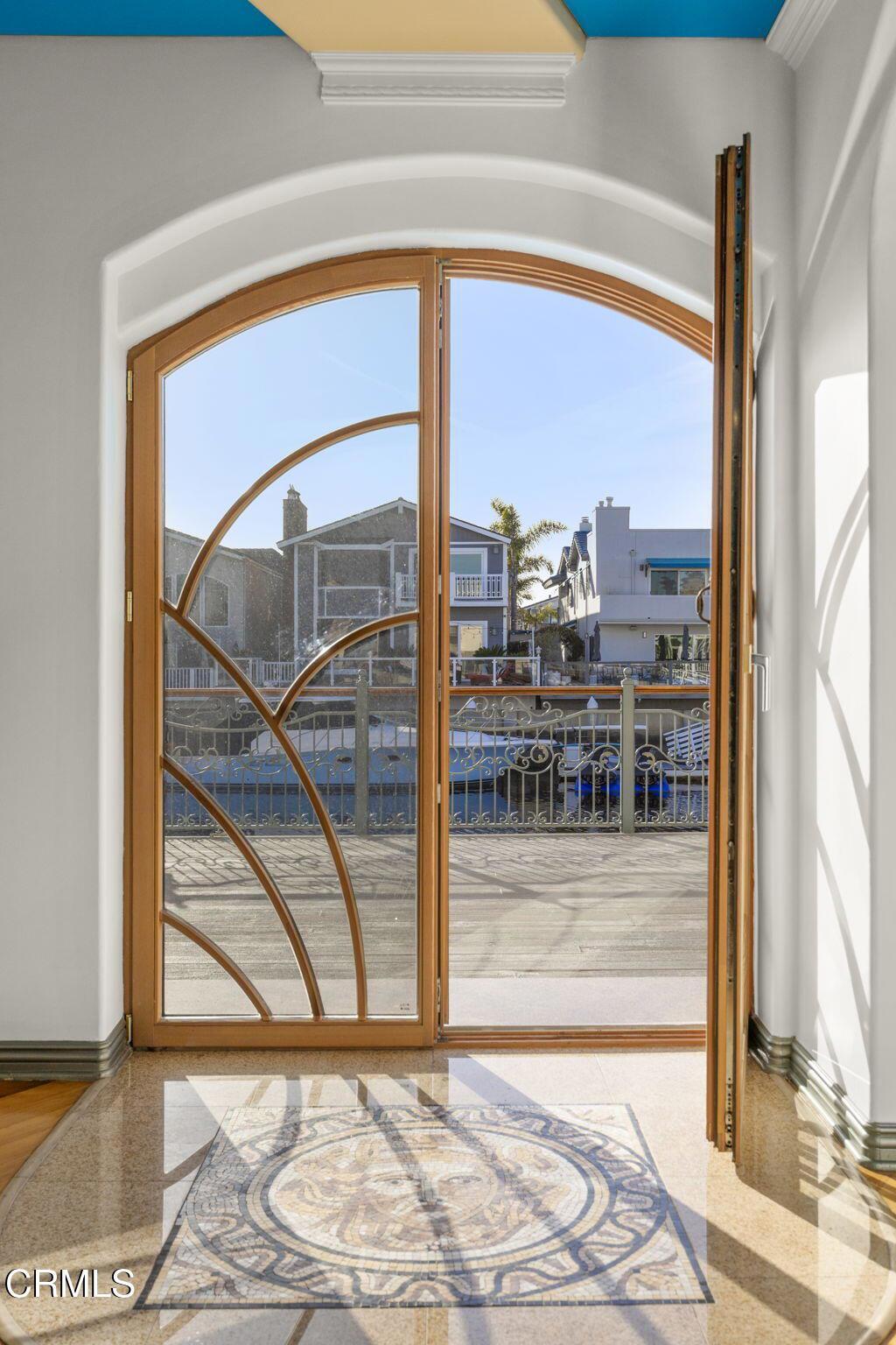 2255 Victoria Avenue