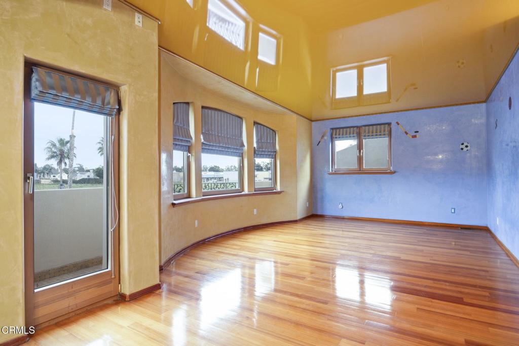 2255 Victoria Avenue