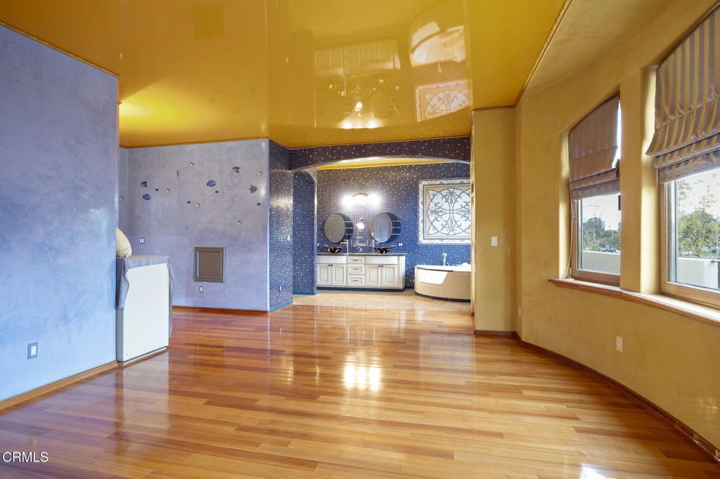 2255 Victoria Avenue