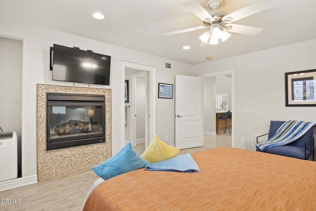 121 Los Angeles Avenue