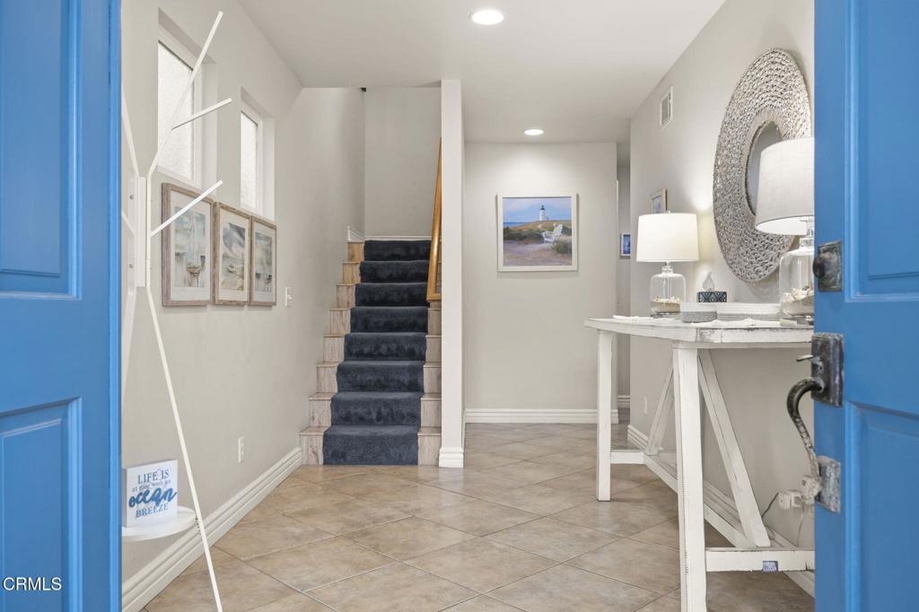 121 Los Angeles Avenue