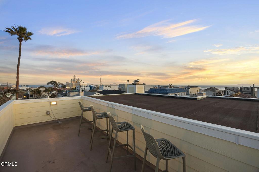 121 Los Angeles Avenue