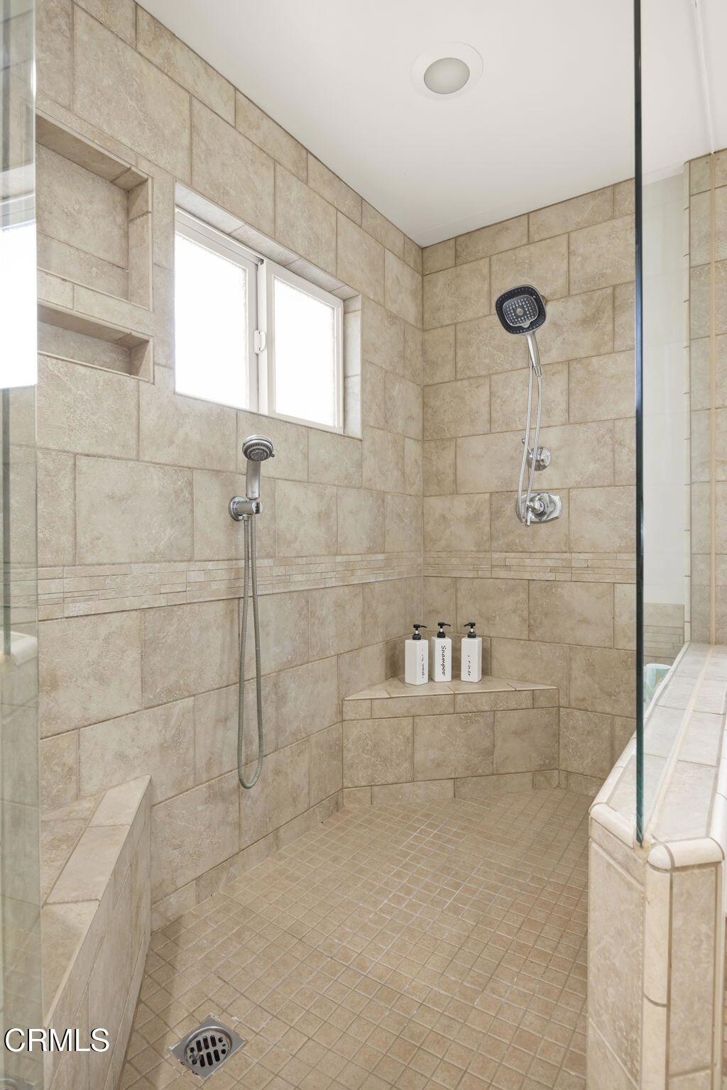 121 Los Angeles Avenue