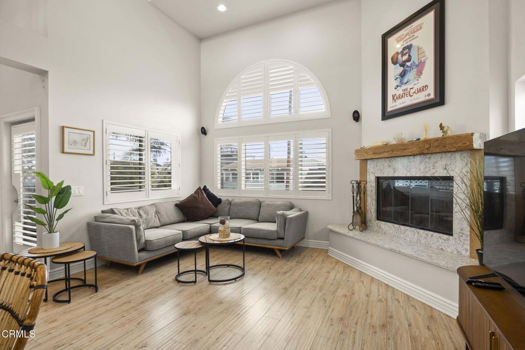 121 Los Angeles Avenue