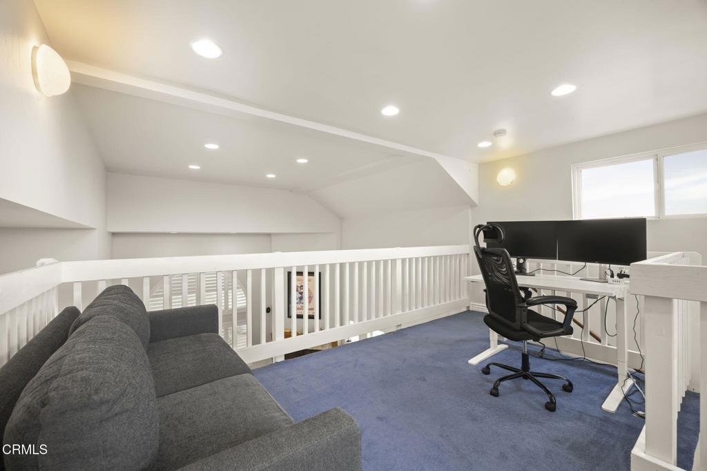 121 Los Angeles Avenue