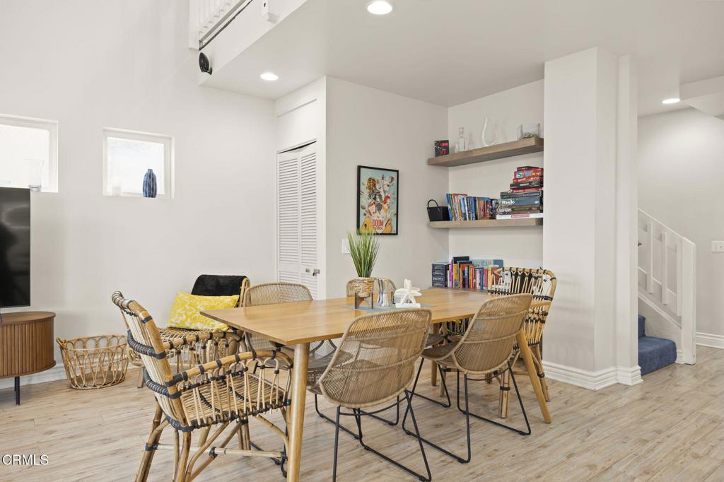 121 Los Angeles Avenue