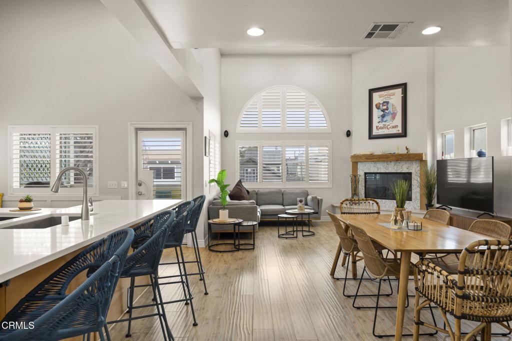 121 Los Angeles Avenue