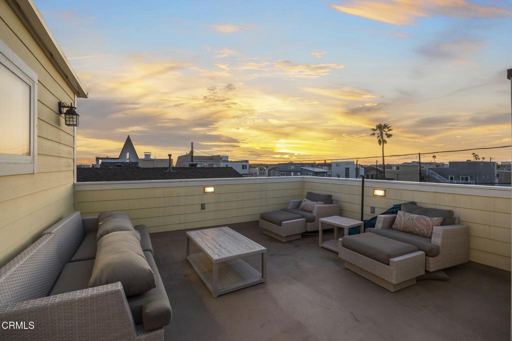 121 Los Angeles Avenue