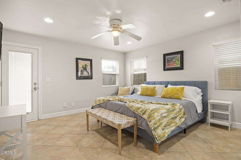 121 Los Angeles Avenue