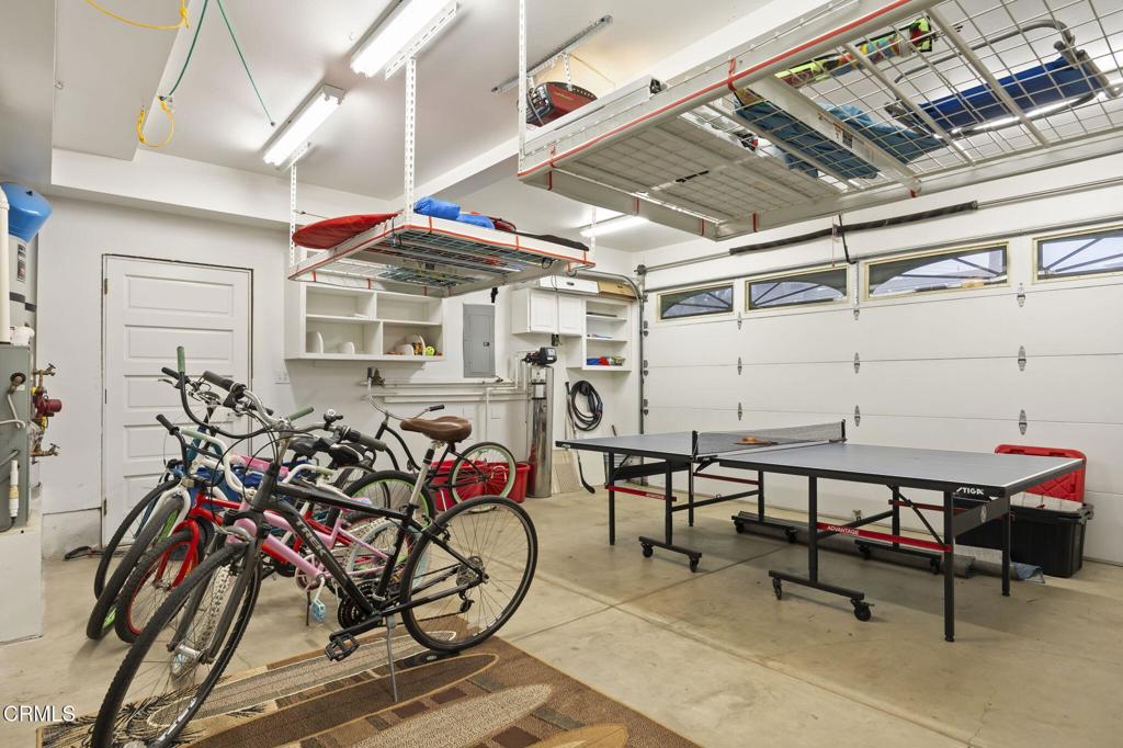 121 Los Angeles Avenue