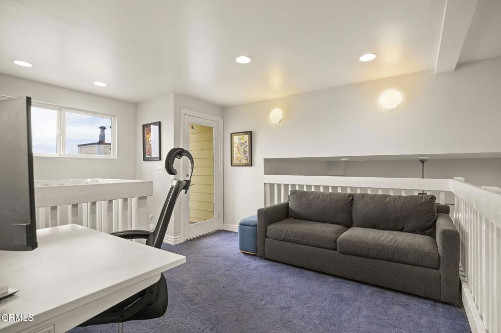 121 Los Angeles Avenue