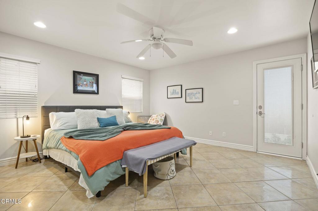 121 Los Angeles Avenue