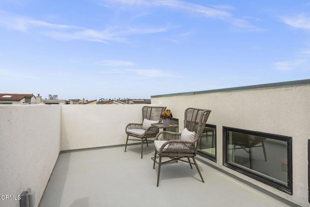 116 La Brea Street