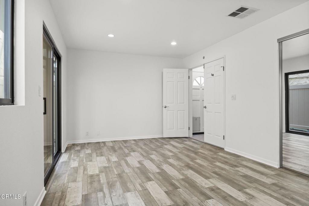 116 La Brea Street