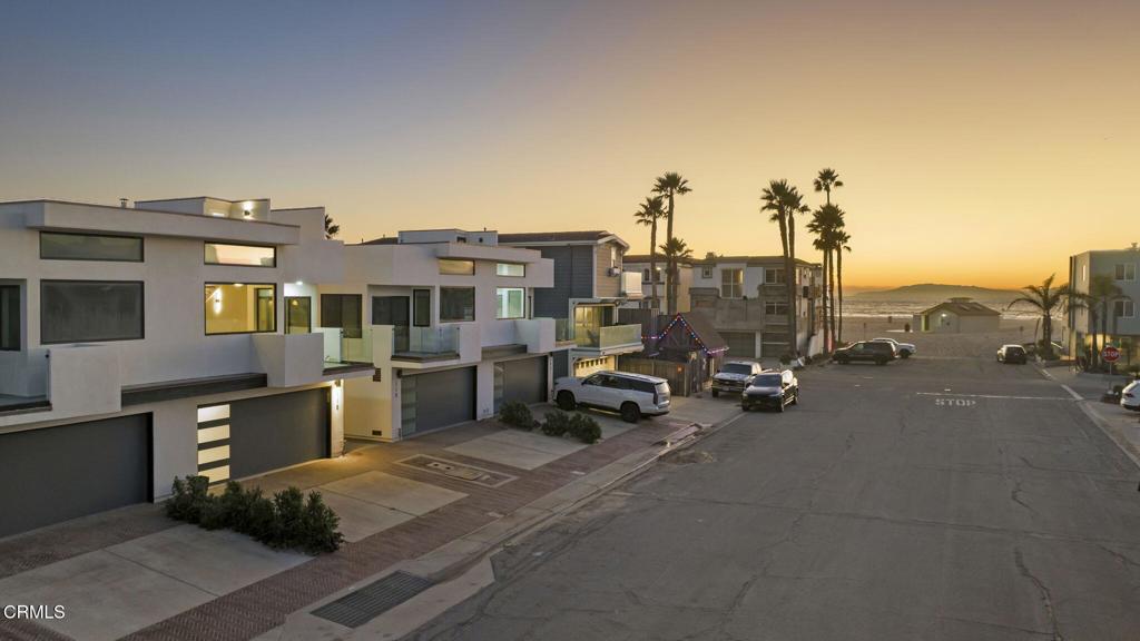 116 La Brea Street