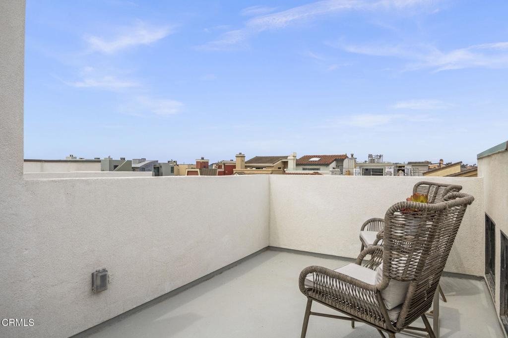 116 La Brea Street