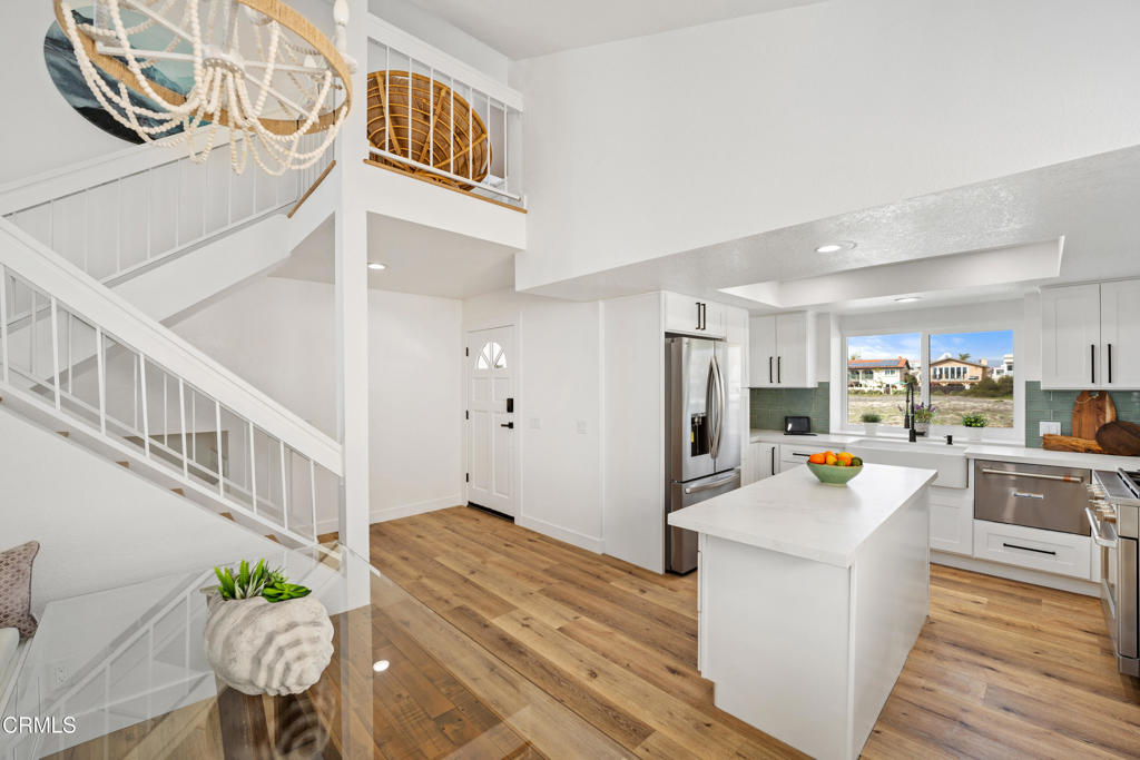 5304 Whitecap Street