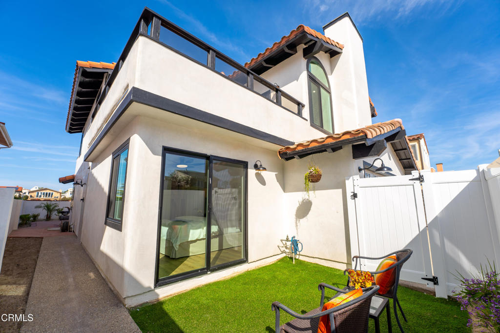 5304 Whitecap Street