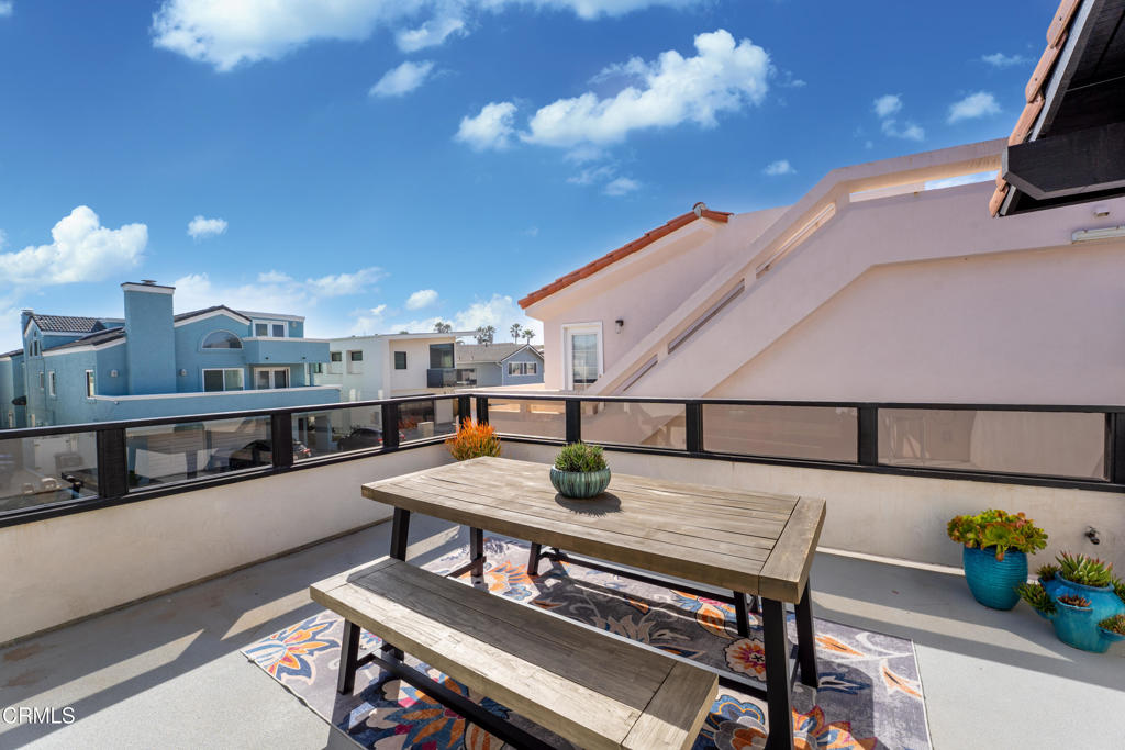 5304 Whitecap Street