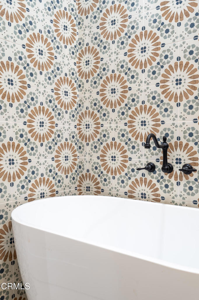 5304 Whitecap Street