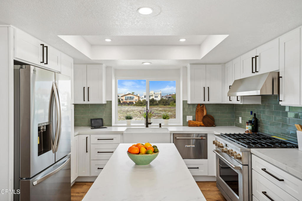 5304 Whitecap Street