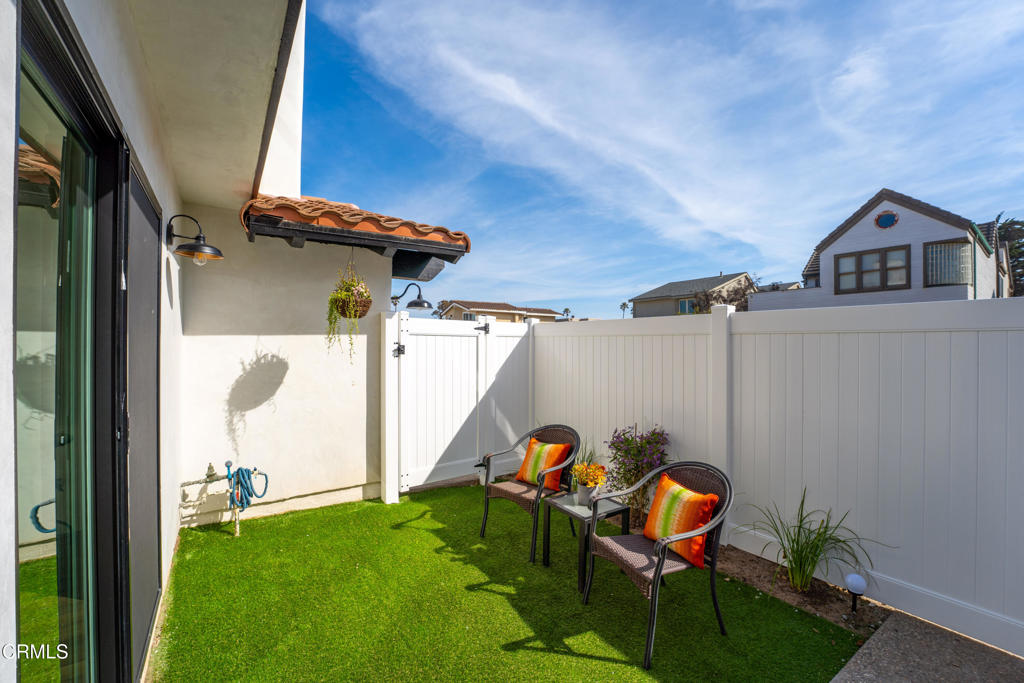 5304 Whitecap Street