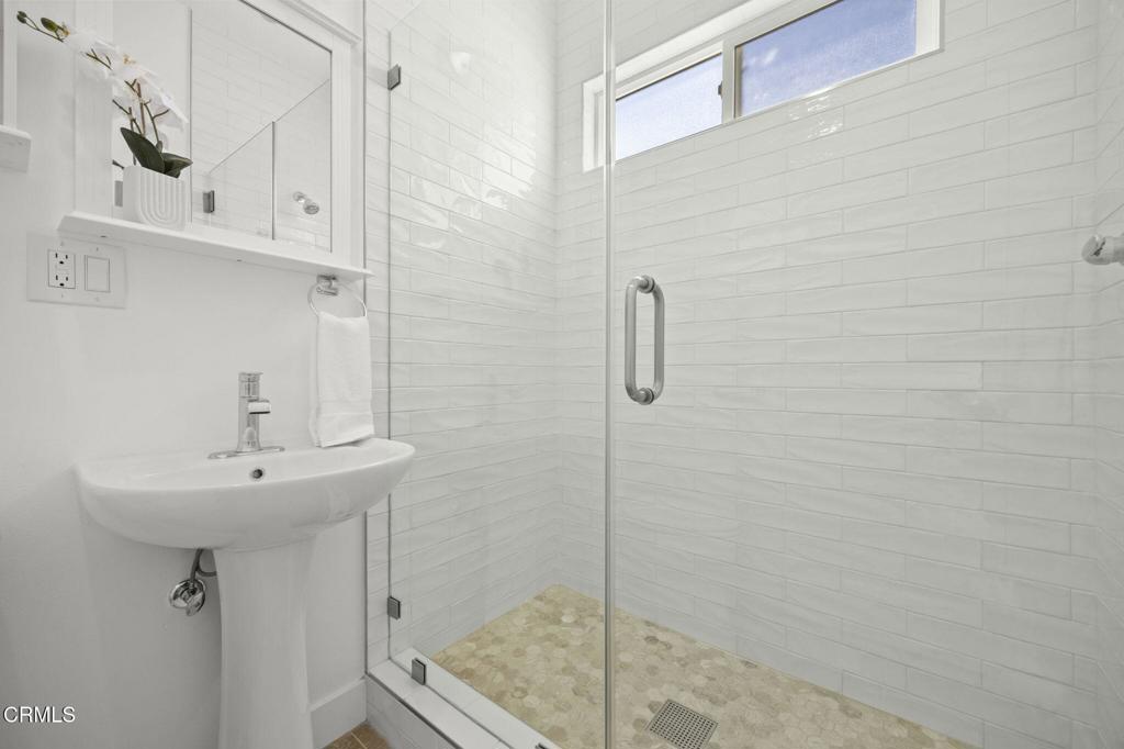 152 Los Angeles Avenue