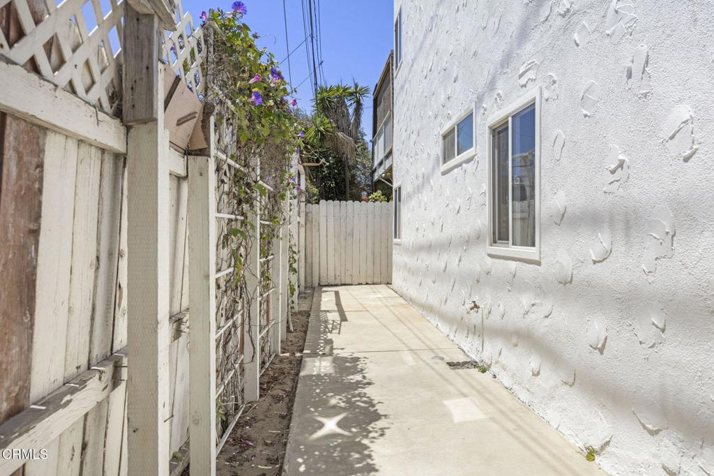 152 Los Angeles Avenue