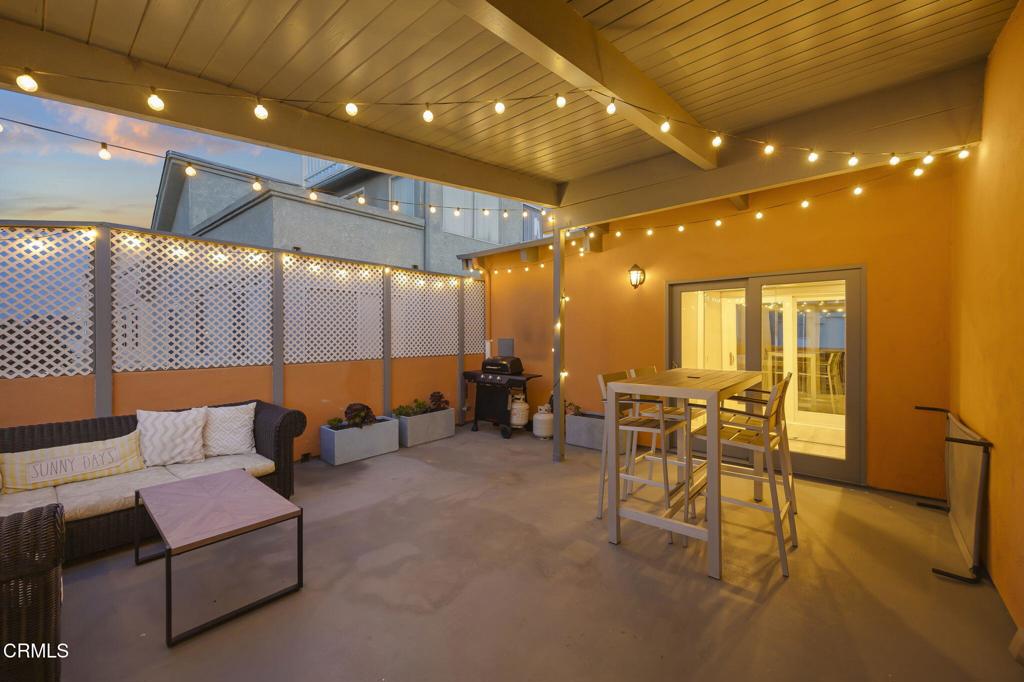 2924 Lakeshore Court