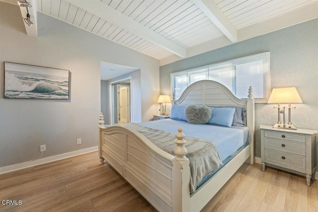 2924 Lakeshore Court