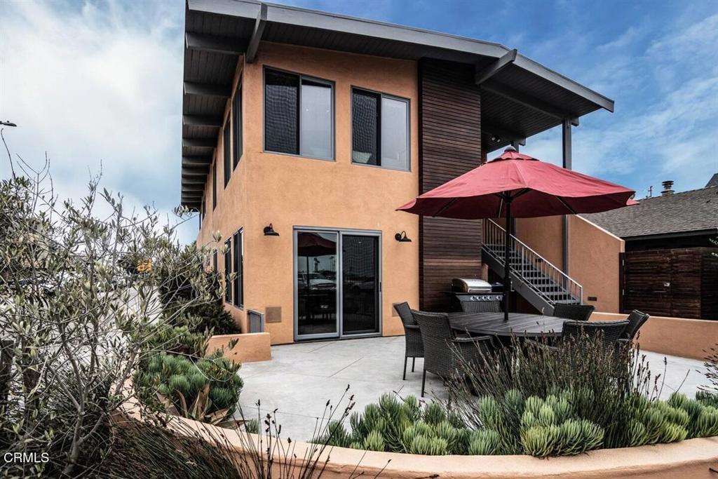 2924 Lakeshore Court