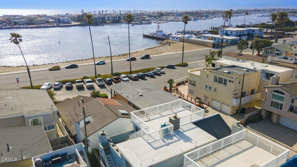 2924 Lakeshore Court