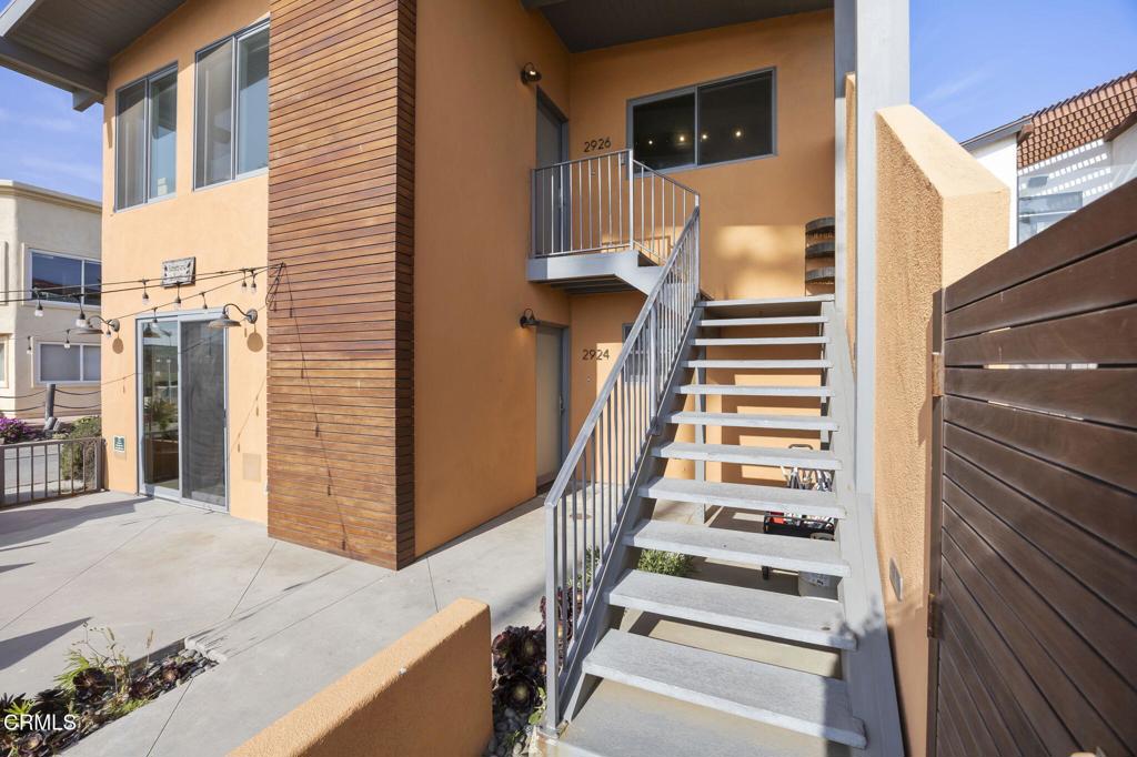 2924 Lakeshore Court