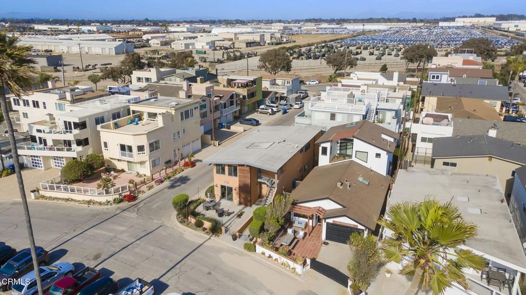 2924 Lakeshore Court