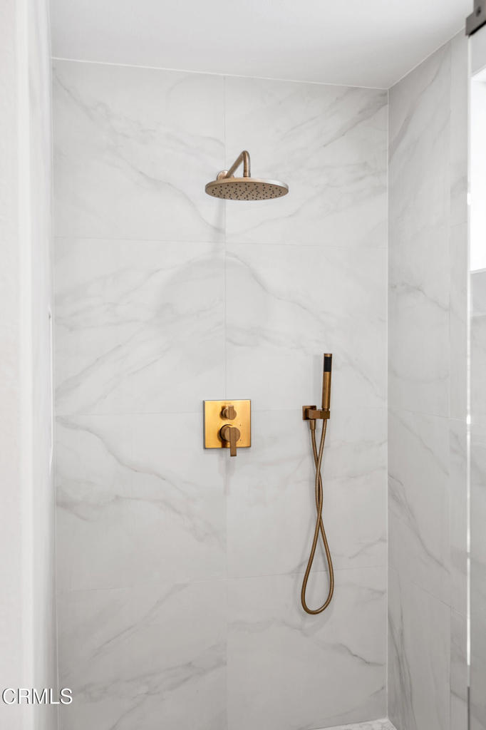 4834 Island View Street