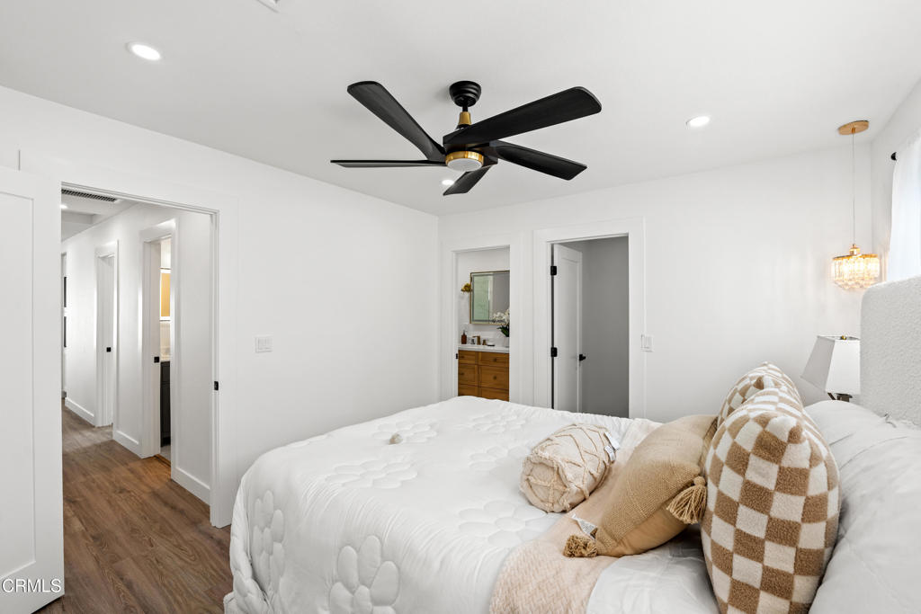 4834 Island View Street