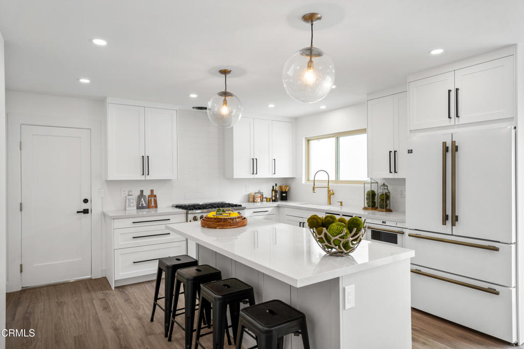 4834 Island View Street