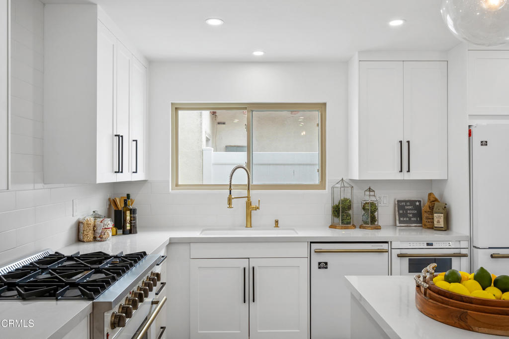 4834 Island View Street