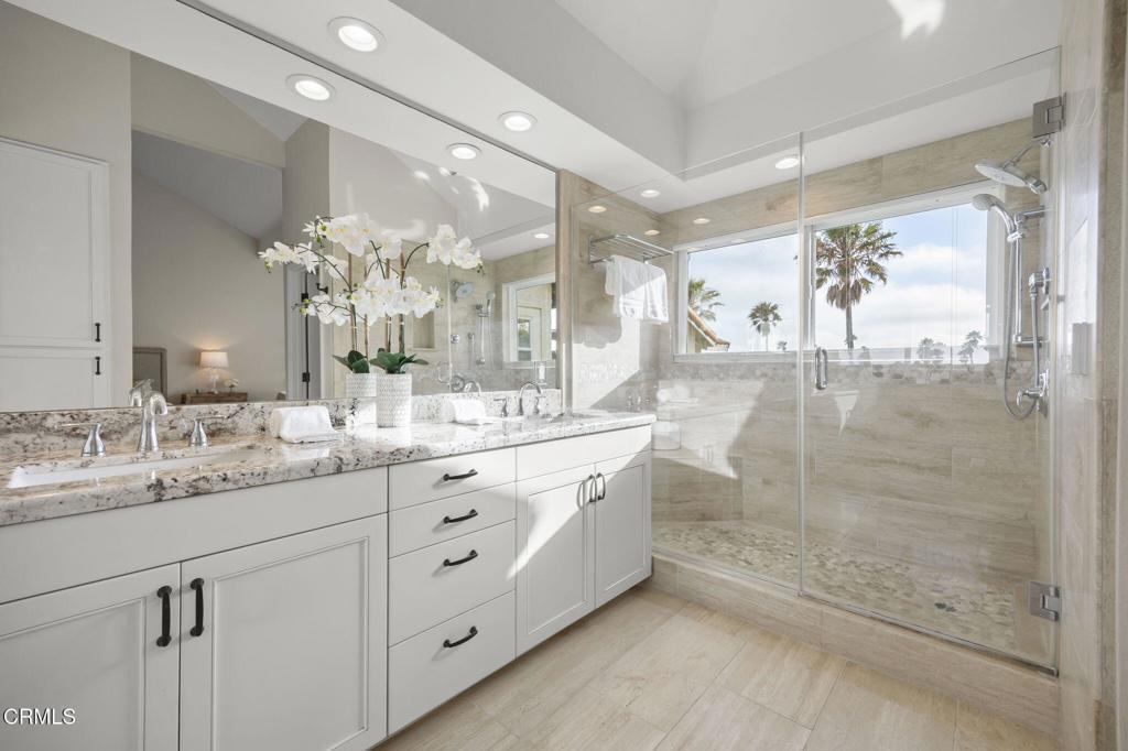 2205 Vina Del Mar