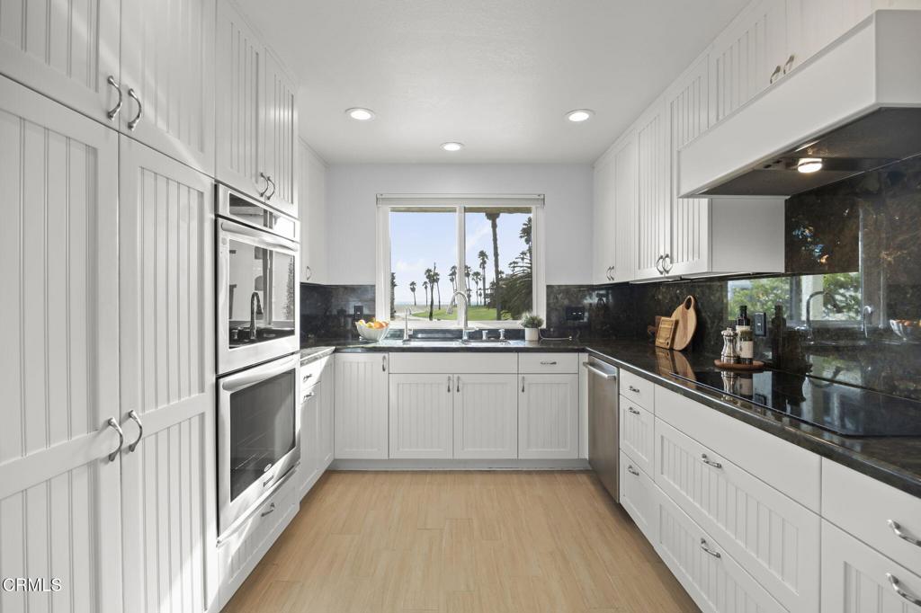 2205 Vina Del Mar