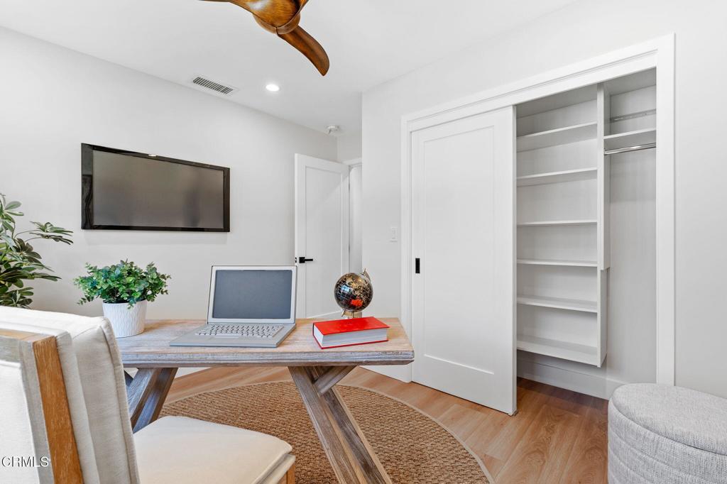 978 Colina Vista