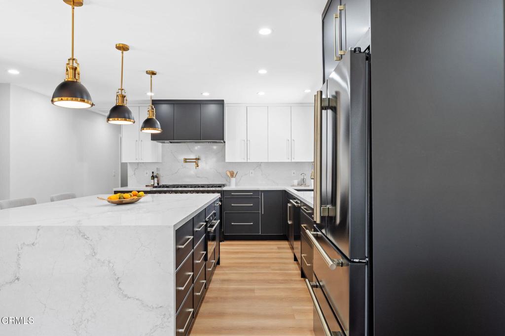 978 Colina Vista