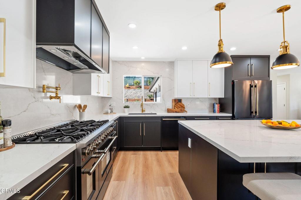 978 Colina Vista
