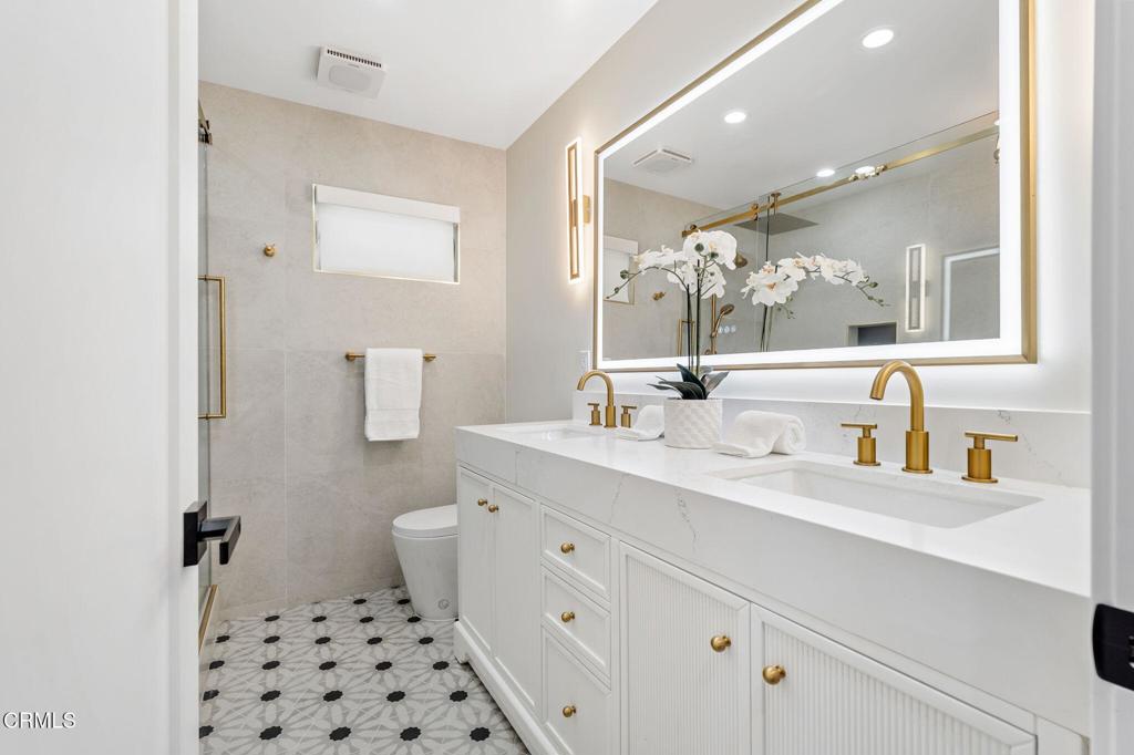978 Colina Vista