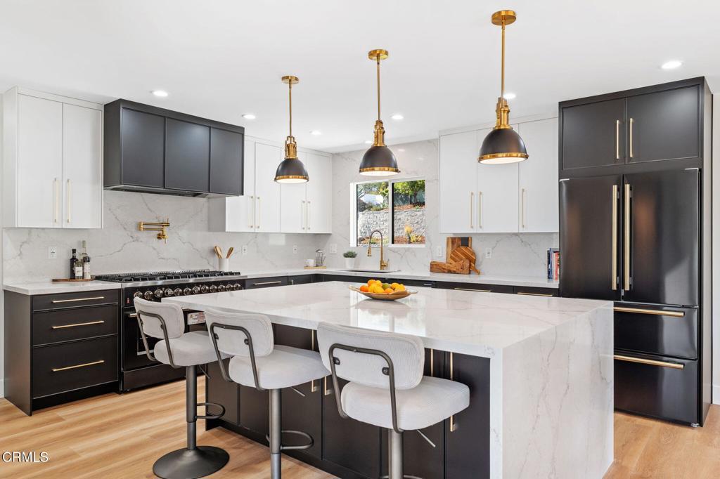 978 Colina Vista